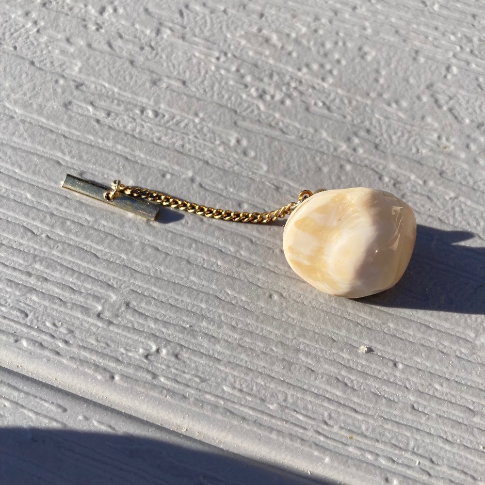 Shell tie Tac vintage 1.25” diameter gold tone setting - Picture 2 of 6